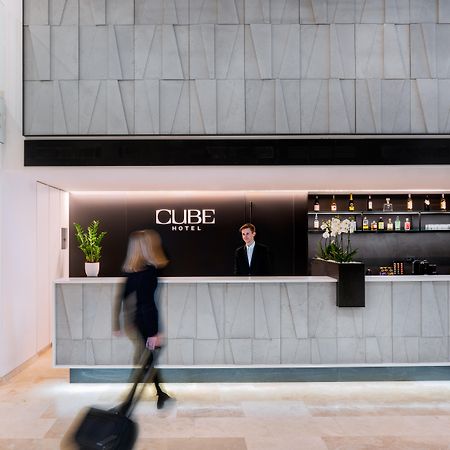 Hotel Cube Прага Экстерьер фото