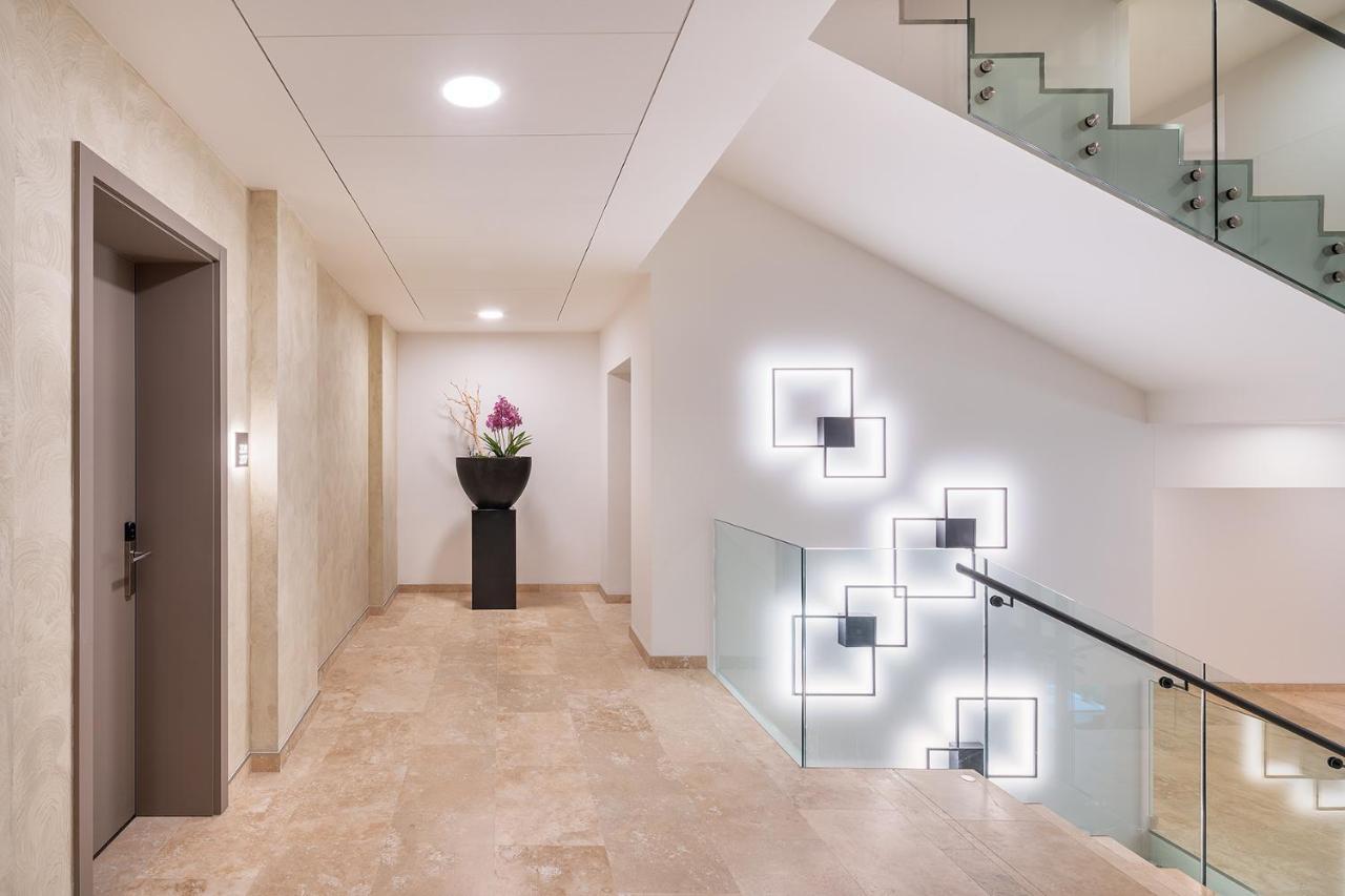 Hotel Cube Прага Экстерьер фото