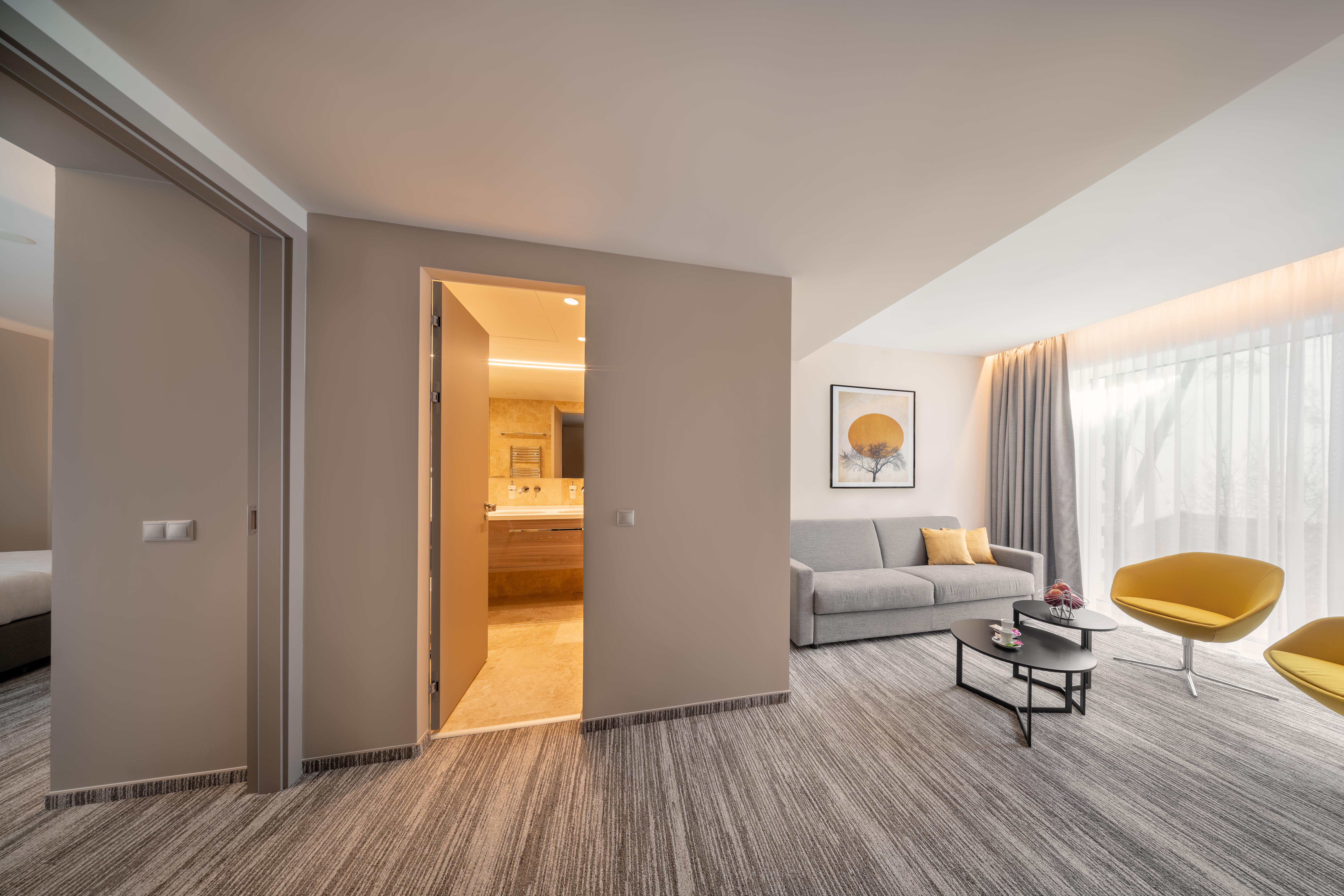 Hotel Cube Прага Экстерьер фото