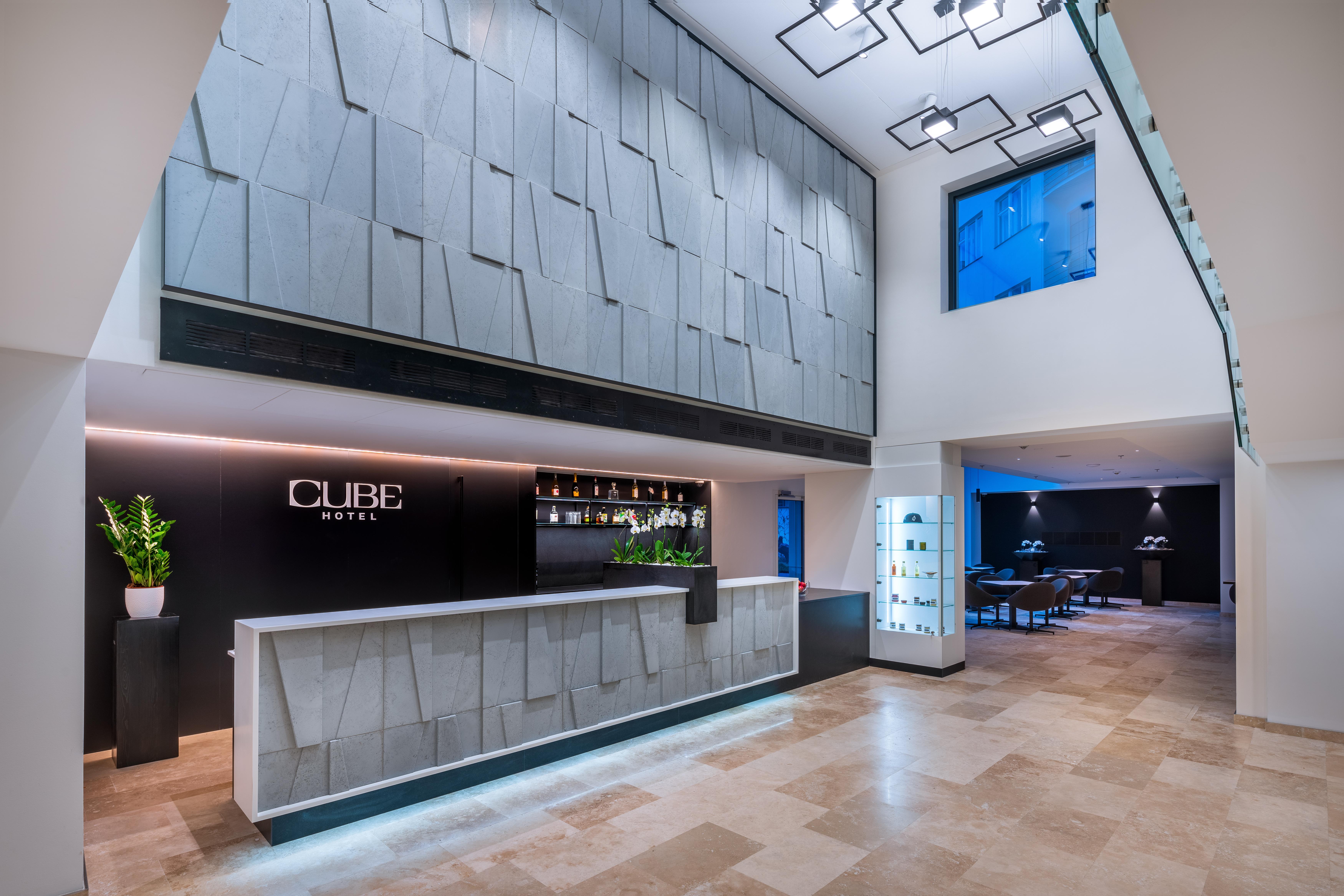 Hotel Cube Прага Экстерьер фото