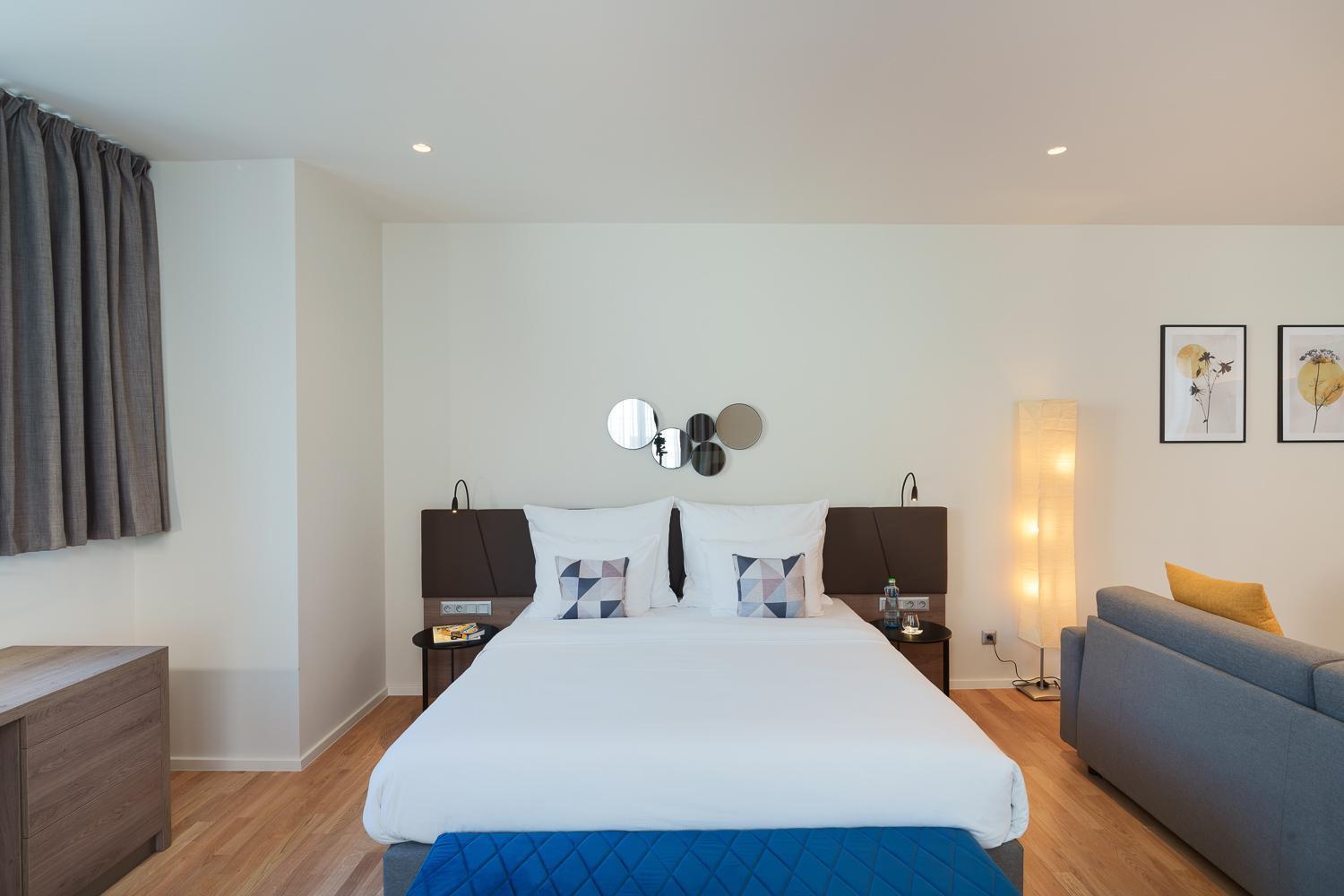 Hotel Cube Прага Экстерьер фото